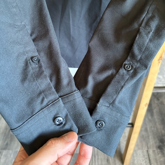 Lulu Lemon Button Down - Picture 5 of 5